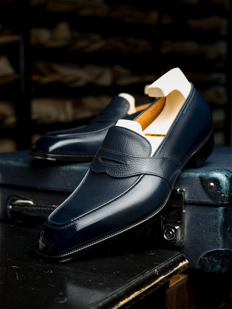 Apron Front Loafer